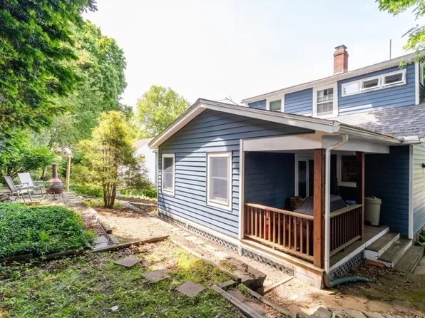 79 Redlands Rd, West Roxbury, MA 02132