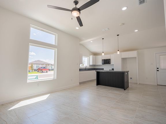 3rd image of 1632 Secretaria Ln