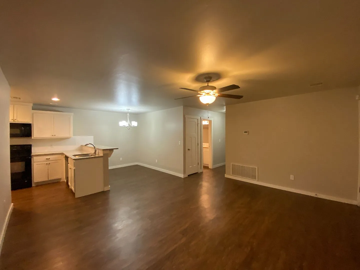 3 Bedroom 2 Bath 2 Car Garage Duplex In Moore Schools (Contact Text Below) — Photo 4