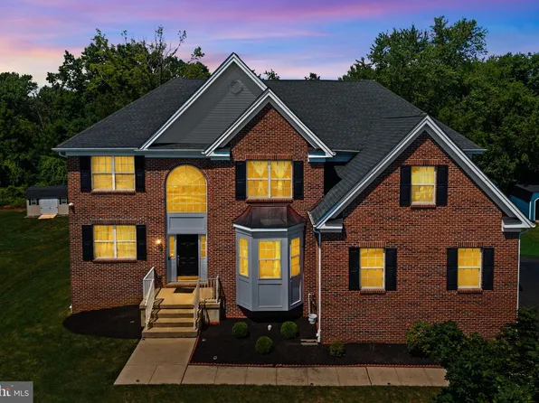 316 Crescent Dr, Bordentown, NJ 08505