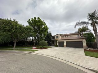 2446 N Oak Grove Ct, Visalia, CA