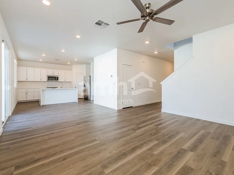 2332 Devin Ave — Photo 6