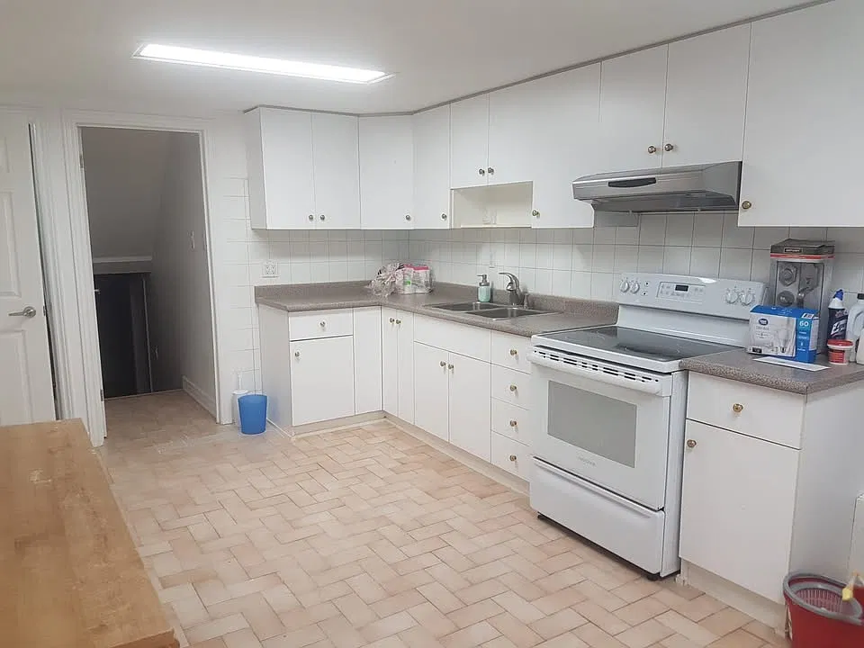 1 bed, 800 sqft, $1,600 — Photo 2