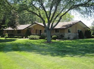 N56W35303 Appletree Ct, Oconomowoc, WI 53066