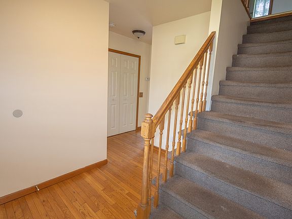 4th image of 42091 Greenwood Dr