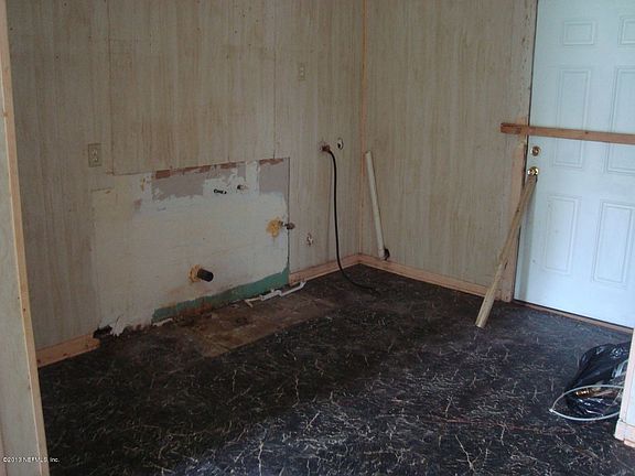 4th image of 3921 Wilson St