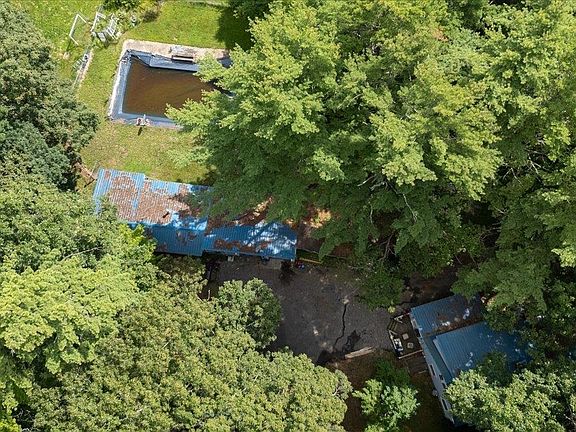 2nd image of 202 Forest Road