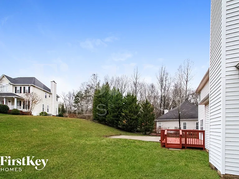 5910 Habersham Dr — Photo 15