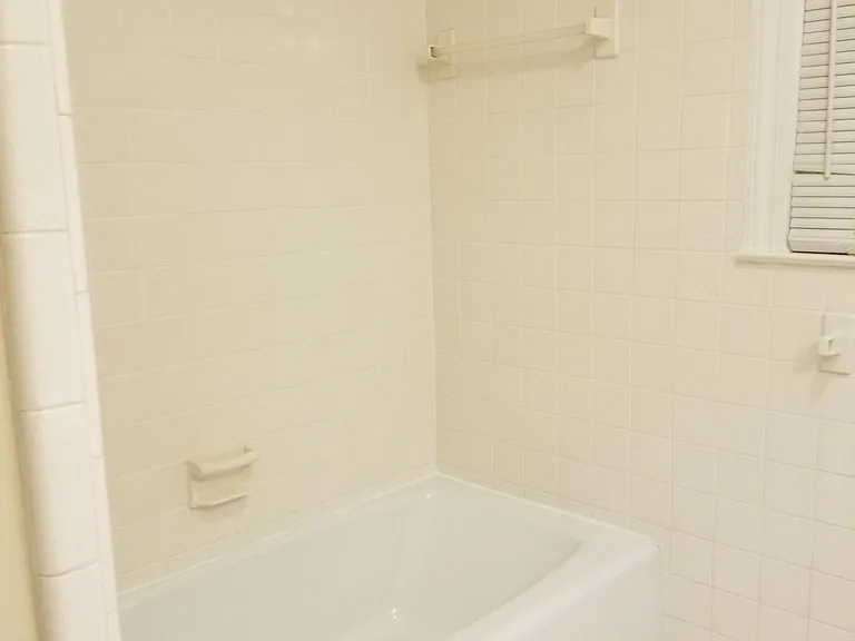 204 Adams Blvd — Photo 8