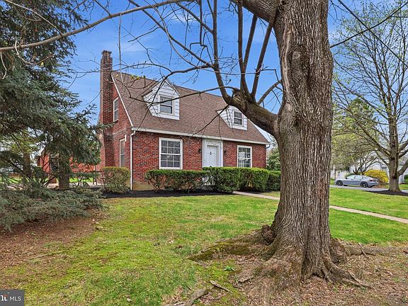4th image of 120 Maple Rd