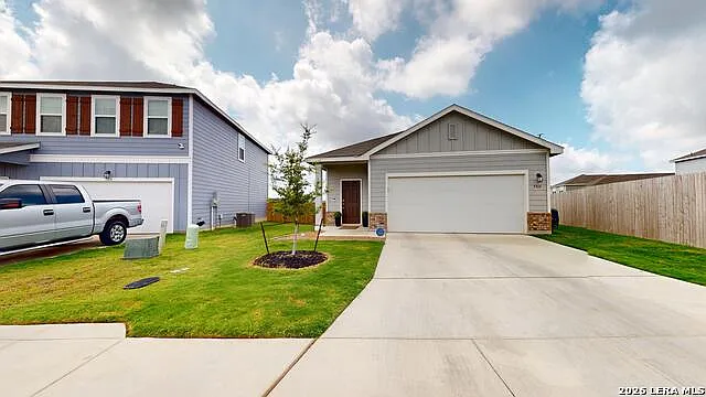 5814 Lilac Lndg — Photo 1
