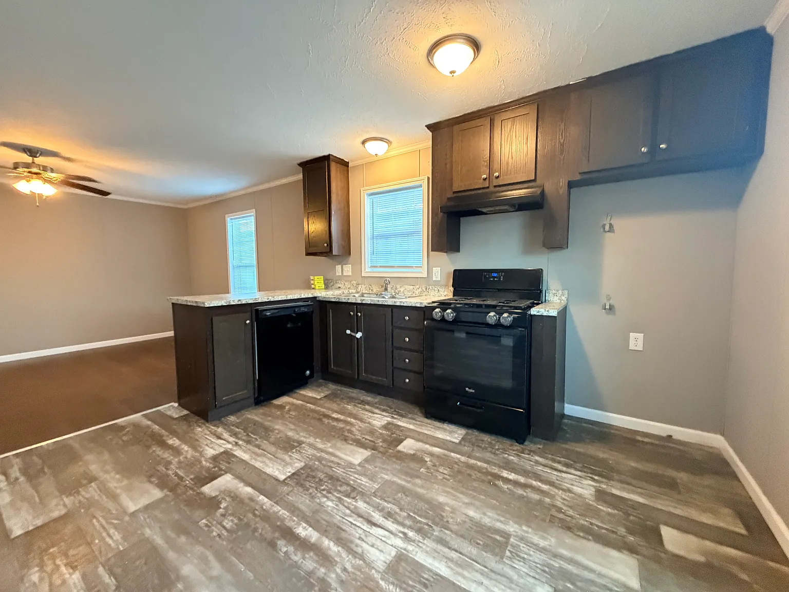 534 E 37th Ave Lot 662 photo 1