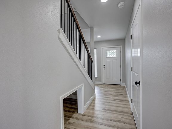 3rd image of 1132 Rex Ave