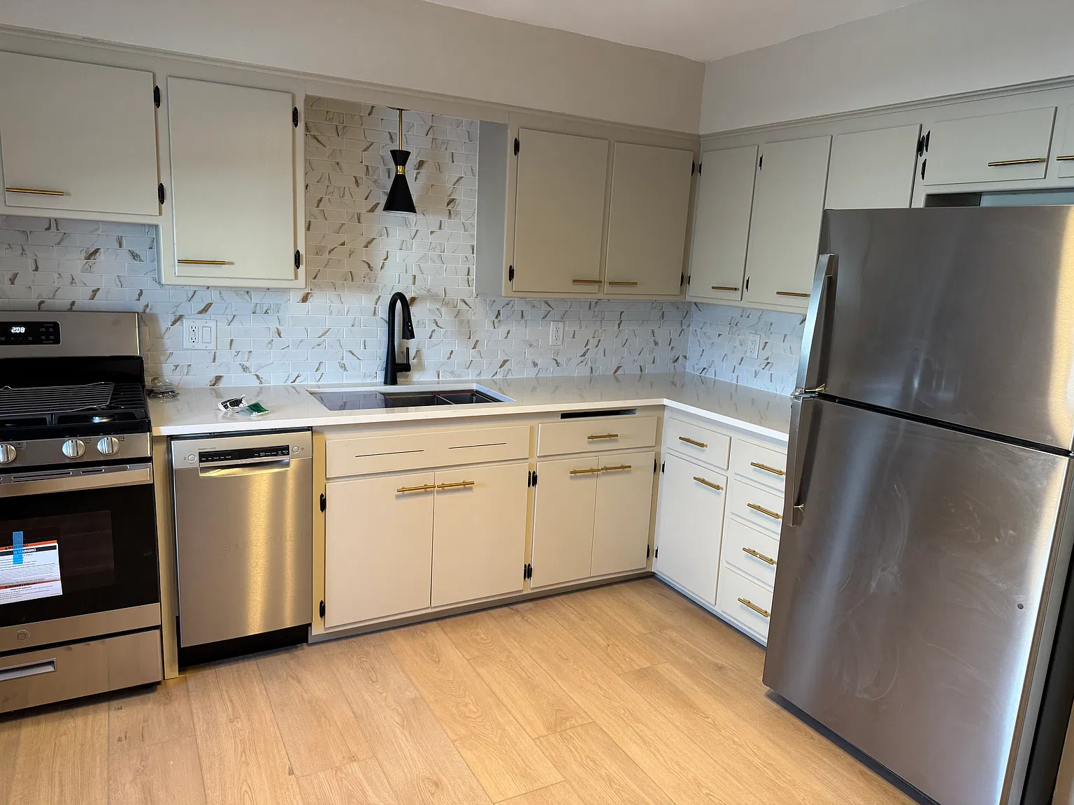 2 bed, 700 sqft, $1,695 — Photo 2