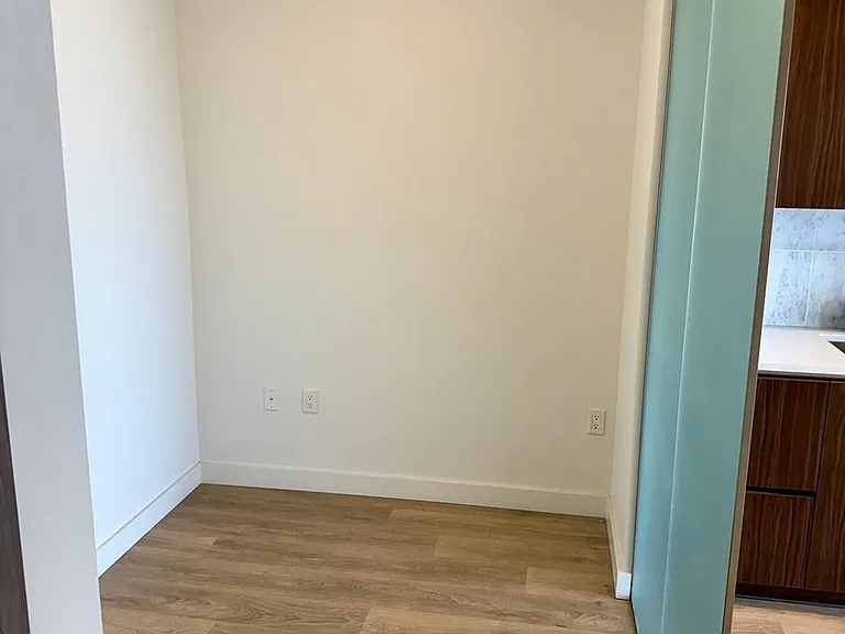 85 McMahon Dr #2201 — Photo 11