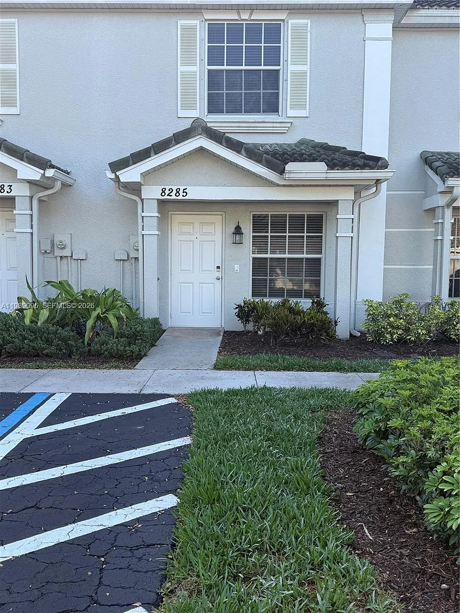 Photo 2 of 29 - 8285 Pacific Beach Dr #0 - Fort Myers, FL Building Photo - 8285 Pacific Beach Dr #0