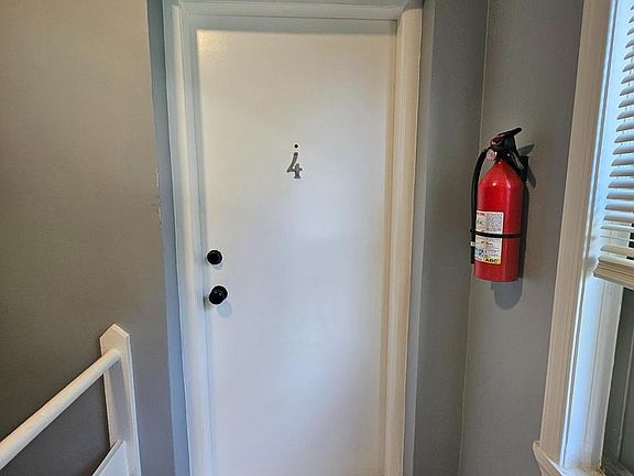 3rd image of 3401 15th St SE