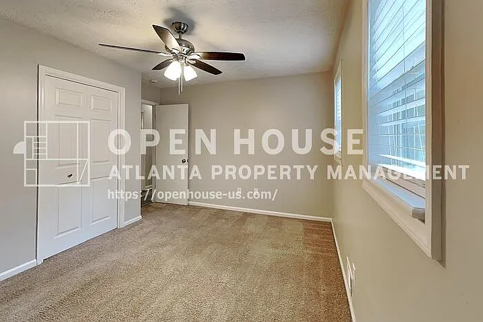 2426 Emberwood Dr NW — Photo 10