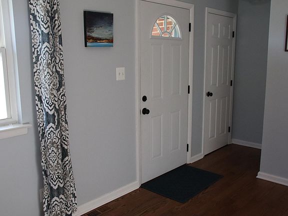 4th image of 3856 Robertann Dr
