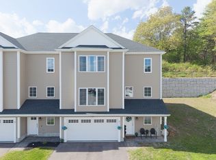 27 Pouts Ln #27, Uxbridge, MA 01569