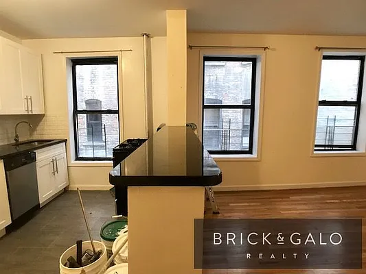 Rented by BRICK & GALO REALTY CORP | media 23