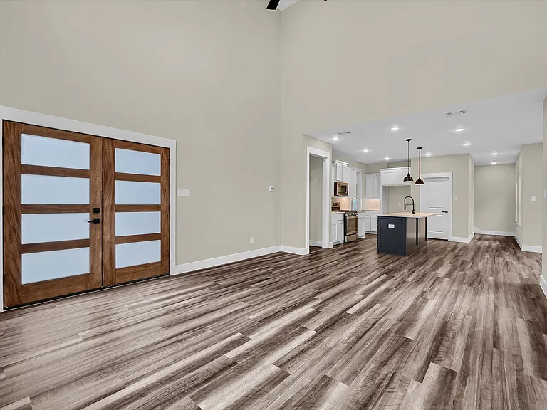 521 Saucer Dr — Photo 8