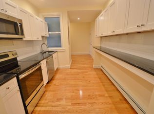 35 Brookline St APT 17, Cambridge, MA 02139