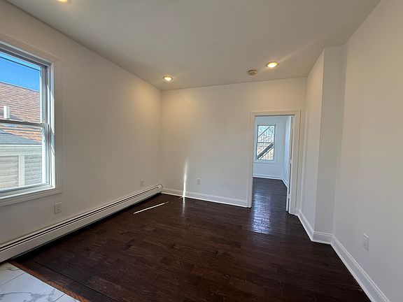 5th image of 85 Fulton Ave #27E