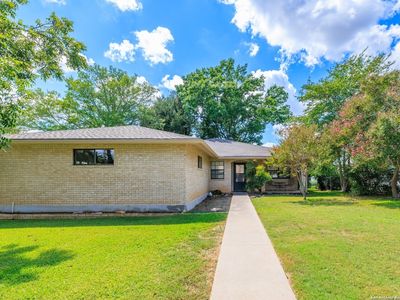 101 Broadmoor, Fredericksburg, TX, 78624