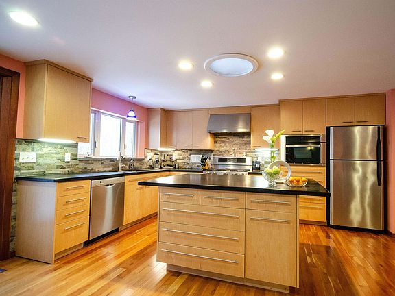 3rd image of 977 Bates Road