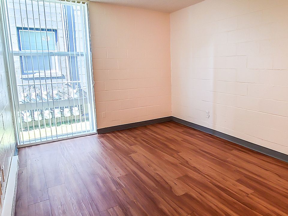 Stewart Apartments - Portland Oregon - Living Room