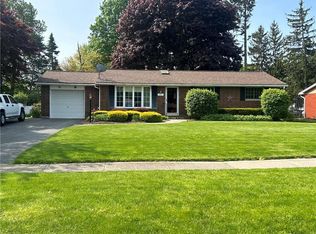 381 Sharon Dr, Rochester, NY 14626