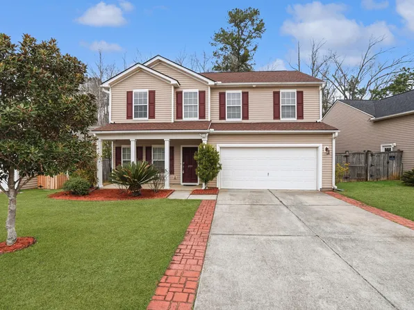 209 Goldfinch Ln, Summerville, SC 29485
