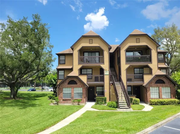 300 Lakepointe Dr Unit 302, Altamonte Springs, FL 32701