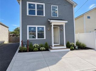10 Calhoun Ave, Providence, RI 02907