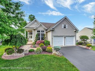 44 Wintergreen Dr, Manalapan, NJ 07726