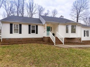 1405 Carriage Run Dr, Pleasant Garden, NC 27313