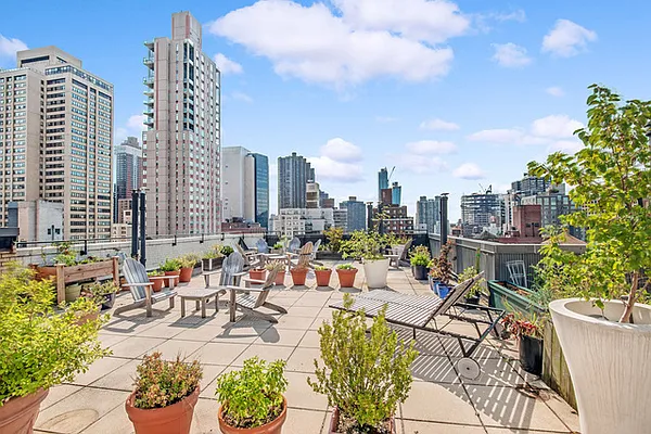 Sold by Compass | media 8