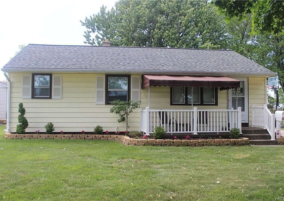 1st image of 130 Mosher Dr