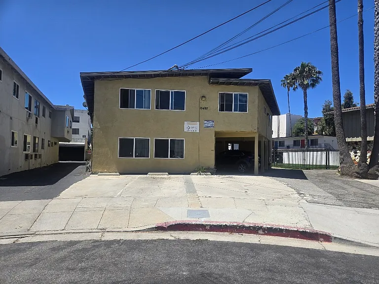 15480 Moorpark St #7 — Photo 14
