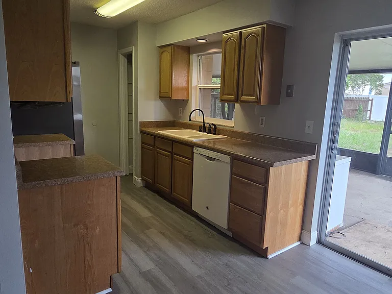 10412 Timbercrest Rd — Photo 3