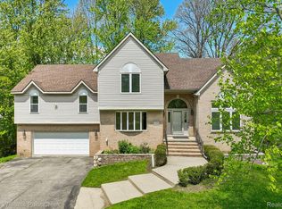 1358 Potomac Dr, Rochester Hills, MI 48306