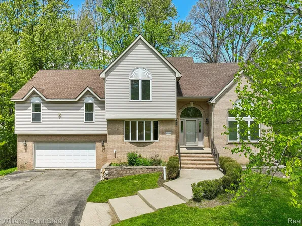1358 Potomac Dr, Rochester Hills, MI 48306