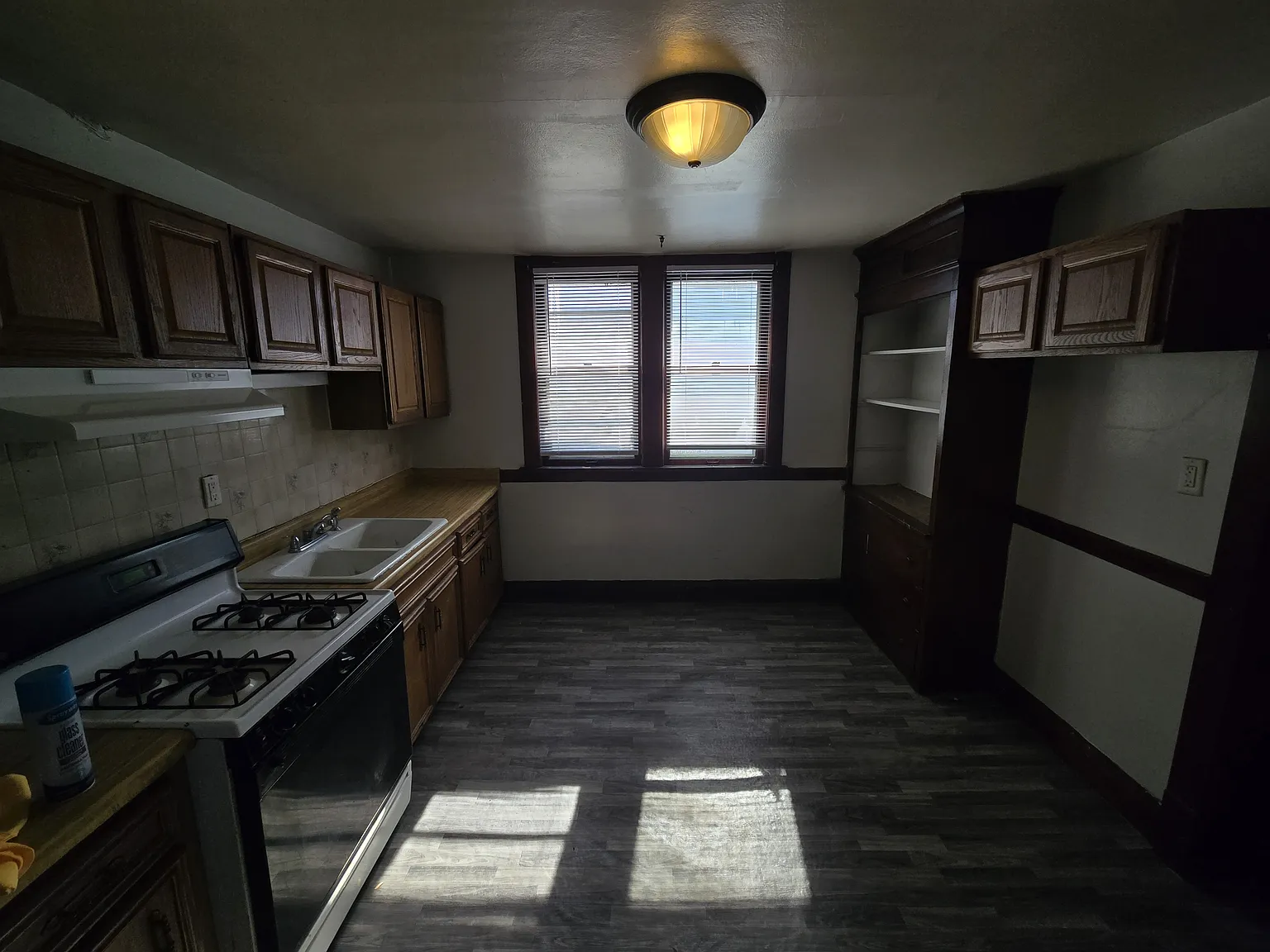 1 bed, $1,000 — Photo 1