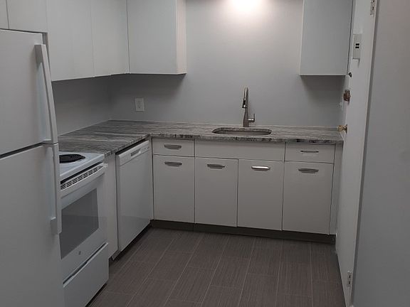 5th image of 217 Medway St APT 3B