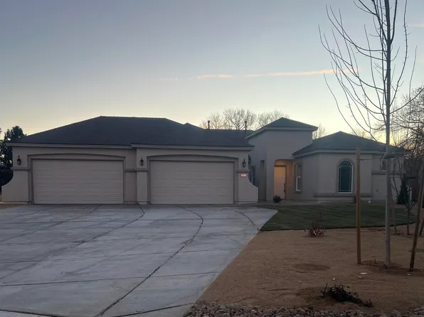 407 White Hawk Rd, Fernley, NV 89408