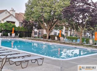 511 Sunshine Ct, Parlin, NJ 08859