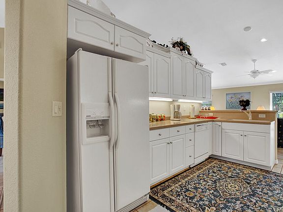 2nd image of 2301 Jackson Dr