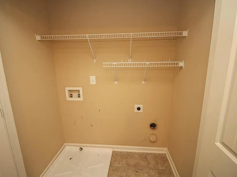 458 Lory Ln — Photo 28
