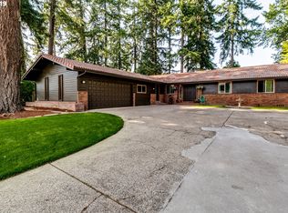 1037 Elkay Dr, Eugene, OR 97404